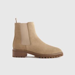 QUINCE Italian Suede Chelsea Boot Size 7 Color Desert NEW